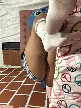 Rachellcooperrr online show from 04/05/26, 06:10