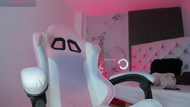 chloesagee online show from 12/22/25, 11:24