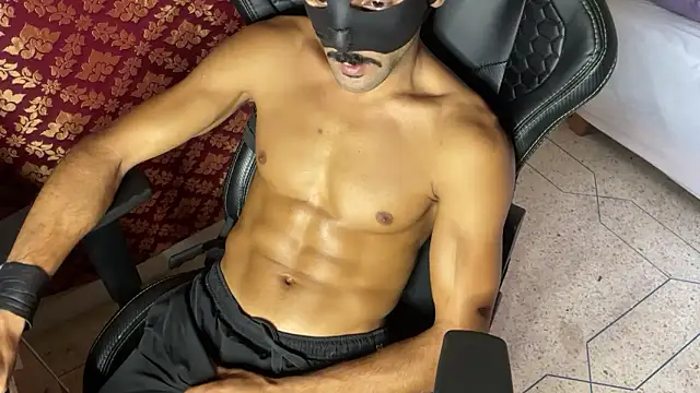 Snapshot of JUSTFORRICH chatting on 10/24/25, 02:24 JUSTFORRICH online show from 10/24/25, 02:24