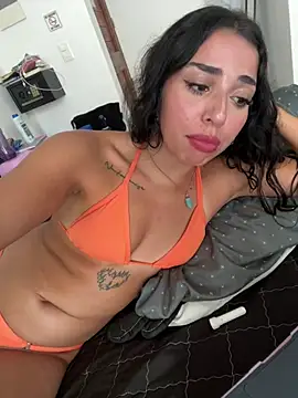 sweetbrunette22 online show from 06/24/26, 08:30