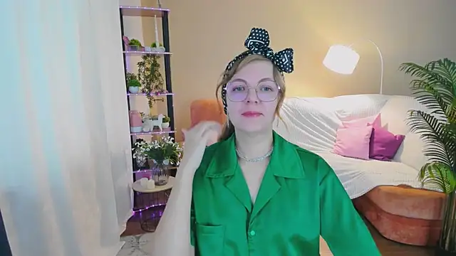 YourUniverser online show from 09/21/25, 09:44