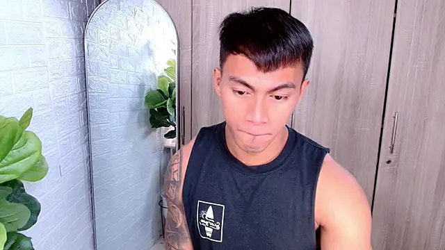 PinooyMilker online show from 11/13/25, 04:44