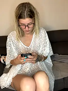 Snapshot of Lesamantssexy chatting on 11/03/25, 07:15 Lesamantssexy online show from 11/03/25, 07:15