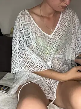 Snapshot of Lesamantssexy chatting on 06/24/26, 12:37 Lesamantssexy online show from 06/24/26, 12:37