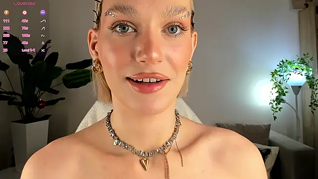 Ice Strawberry online show from 01/17/26, 03:22