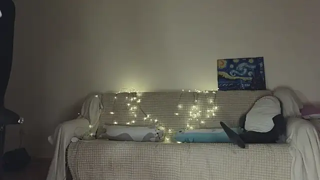 Pixxxis online show from 10/21/25, 02:12