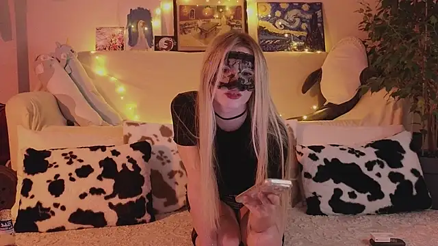 Pixxxis online show from 07/31/26, 11:48