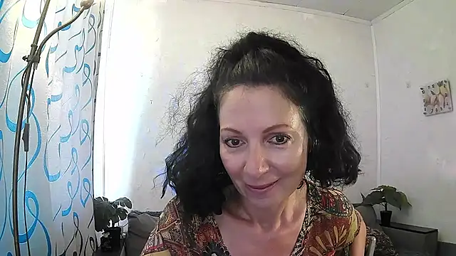 Snapshot of ValleriWind chatting on 07/09/26, 04:27 ValleriWind online show from 07/09/26, 04:27
