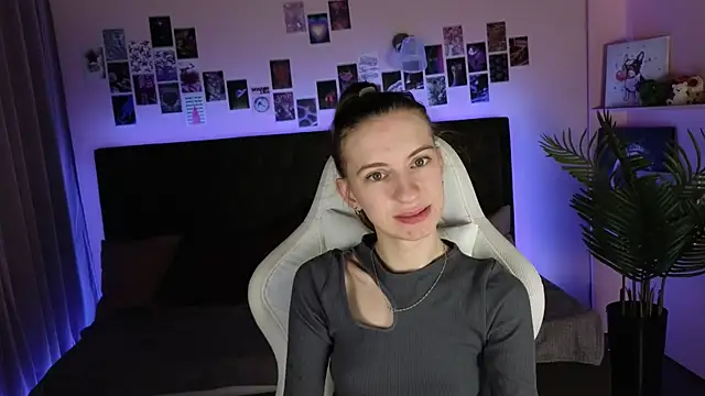 kaleriyaa  online show from 09/21/25, 01:29