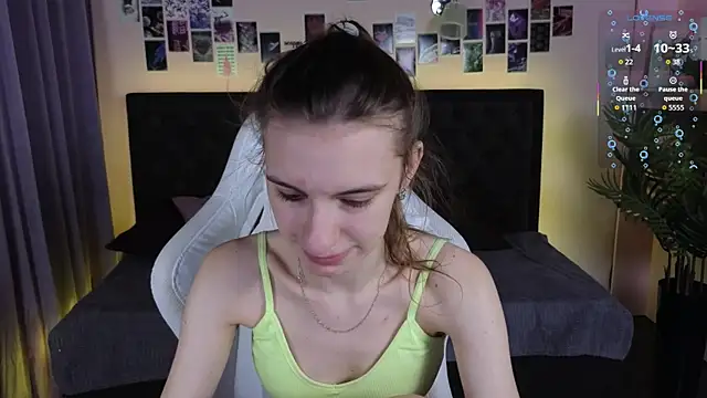 kaleriyaa  online show from 10/13/25, 01:27