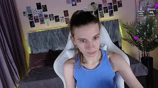 kaleriyaa  online show from 10/26/25, 01:22