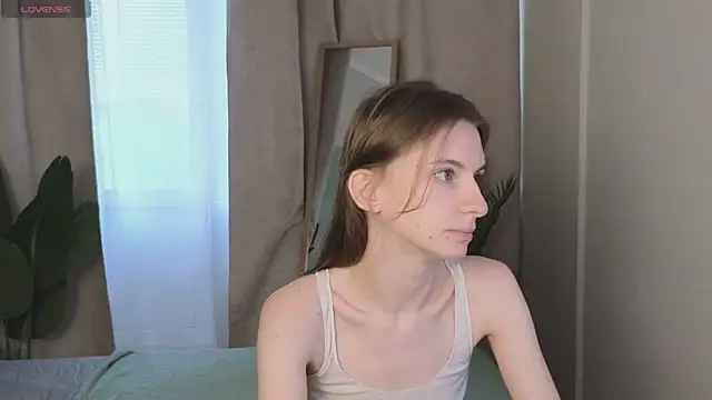 Snapshot of kaleriyaa_ chatting on 07/11/26, 01:30 kaleriyaa online show from 07/11/26, 01:30
