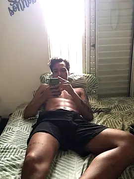 Snapshot of elvisnaomorreu chatting on 11/04/25, 07:57 elvisnaomorreu online show from 11/04/25, 07:57