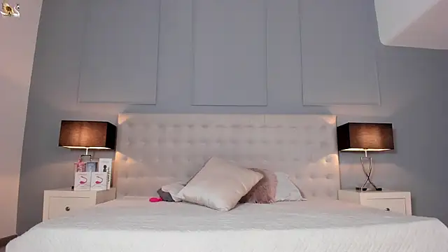 KellyRooss online show from 09/13/25, 11:54