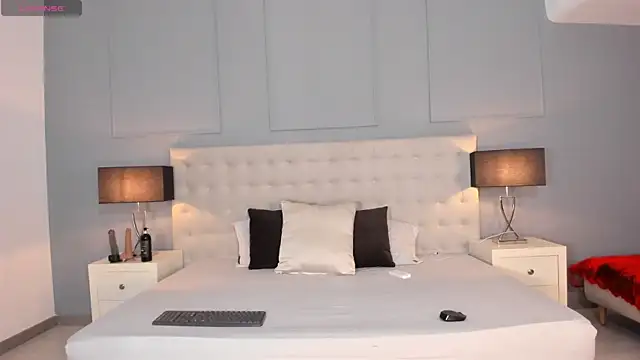 KellyRooss online show from 11/14/25, 12:37