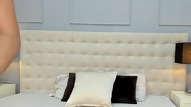 KellyRooss online show from 11/27/25, 12:07