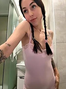 SakuraSara online show from 11/09/25, 03:10