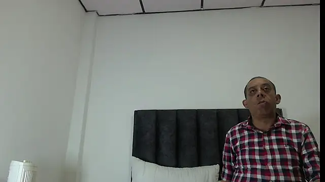 GabrielandAbigail online show from 11/29/25, 01:14