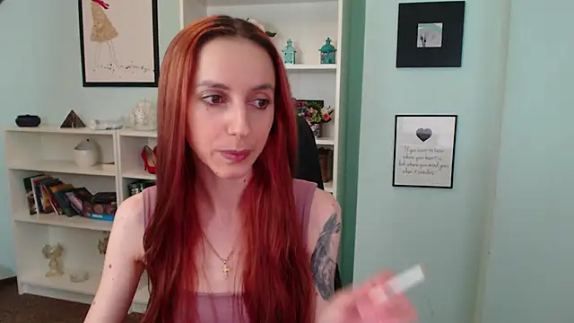 Snapshot of Julia_Jae chatting on 10/28/25, 06:39 Julia Jae online show from 10/28/25, 06:39