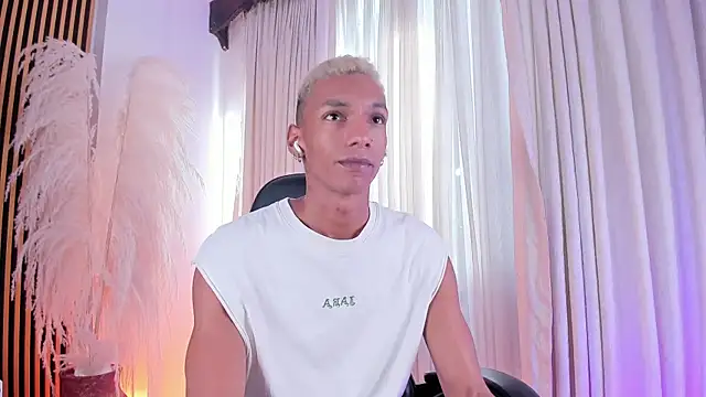 JulienSaint online show from 10/28/25, 12:30