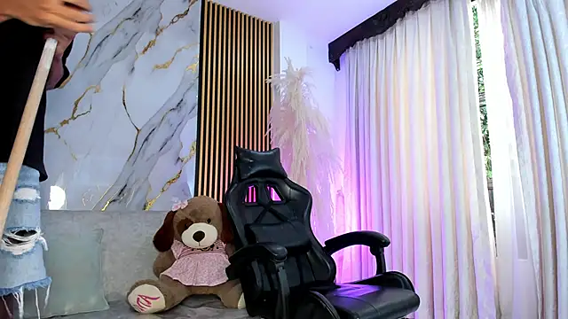 JulienSaint online show from 12/05/25, 12:25