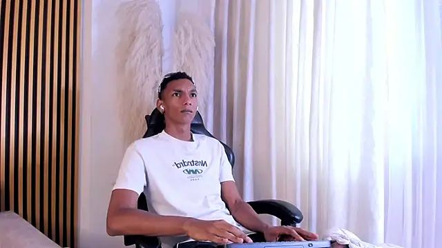 JulienSaint online show from 04/23/26, 11:53