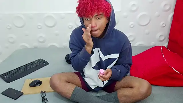 felipecams123 online show from 11/28/25, 08:11