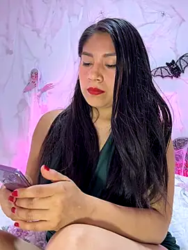 Snapshot of Ariana2017 chatting on 10/29/25, 02:47 Ariana2017 online show from 10/29/25, 02:47