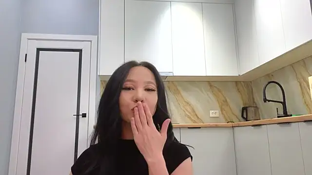 Snapshot of lunajii chatting on 04/25/26, 01:52 lunajii online show from 04/25/26, 01:52