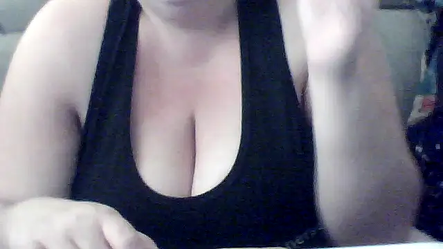 Snapshot of Valendra_ chatting on 10/12/25, 07:29 Valendra  online show from 10/12/25, 07:29