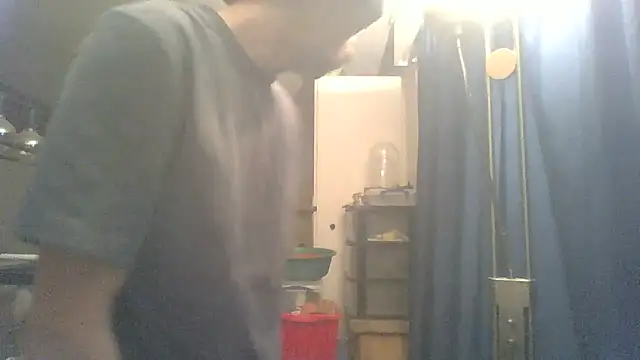 Snapshot of dikkefluit chatting on 04/19/26, 03:17 dikkefluit online show from 04/19/26, 03:17