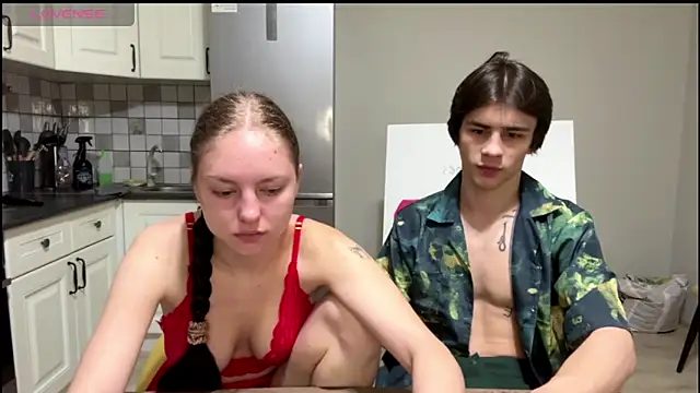 Snapshot of flowerscouple chatting on 03/01/26, 10:01 flowerscouple online show from 03/01/26, 10:01