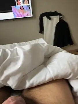 Snapshot of imed692 chatting on 11/15/25, 11:40 imed692 online show from 11/15/25, 11:40