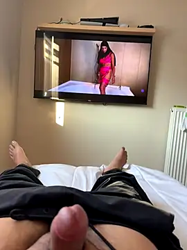 Snapshot of imed692 chatting on 01/06/26, 02:10 imed692 online show from 01/06/26, 02:10