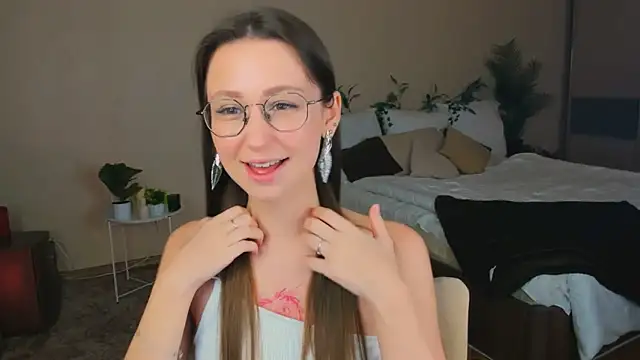 Snapshot of YourLovellyStory chatting on 01/15/26, 11:26 YourLovellyStory online show from 01/15/26, 11:26