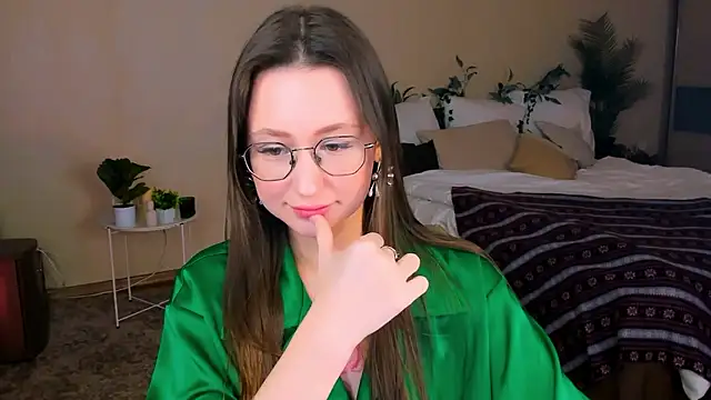 Snapshot of YourLovellyStory chatting on 01/16/26, 11:25 YourLovellyStory online show from 01/16/26, 11:25