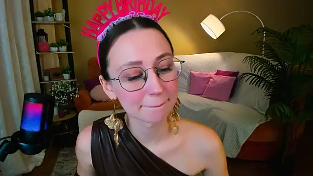 Snapshot of YourLovellyStory chatting on 01/18/26, 04:55 YourLovellyStory online show from 01/18/26, 04:55