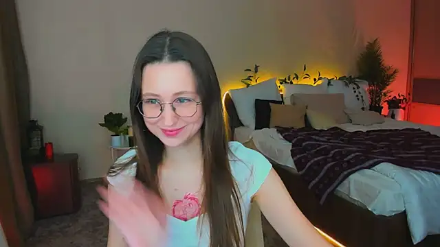 Snapshot of YourLovellyStory chatting on 02/02/26, 11:42 YourLovellyStory online show from 02/02/26, 11:42