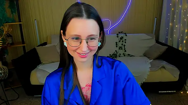 Snapshot of YourLovellyStory chatting on 02/08/26, 04:21 YourLovellyStory online show from 02/08/26, 04:21