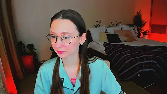 Snapshot of YourLovellyStory chatting on 02/09/26, 11:36 YourLovellyStory online show from 02/09/26, 11:36