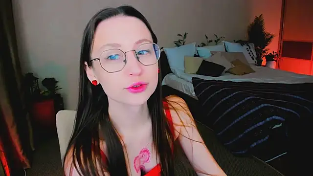 Snapshot of YourLovellyStory chatting on 02/10/26, 10:30 YourLovellyStory online show from 02/10/26, 10:30