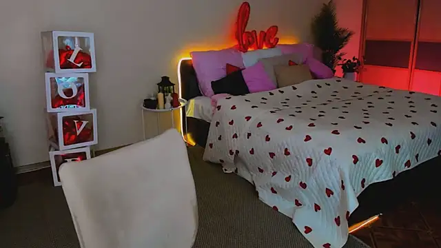 Snapshot of YourLovellyStory chatting on 02/16/26, 11:39 YourLovellyStory online show from 02/16/26, 11:39