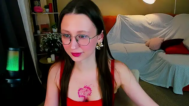 Snapshot of YourLovellyStory chatting on 02/21/26, 04:30 YourLovellyStory online show from 02/21/26, 04:30