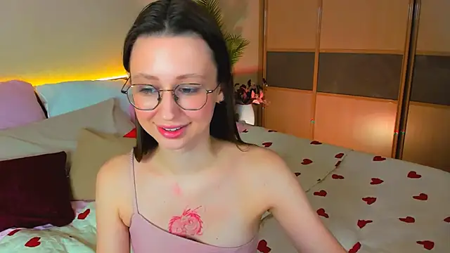 Snapshot of YourLovellyStory chatting on 03/01/26, 11:56 YourLovellyStory online show from 03/01/26, 11:56