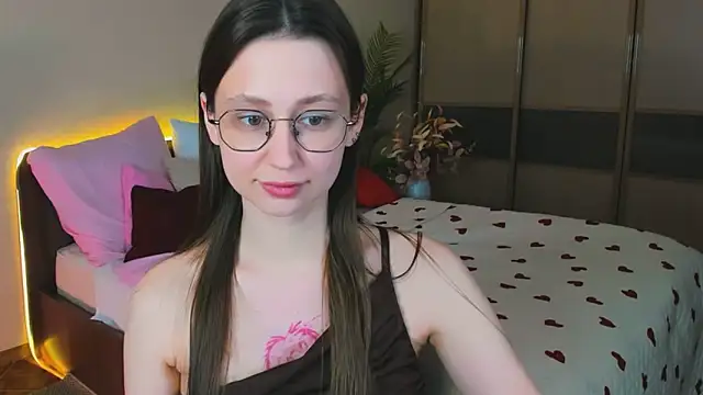 YourLovellyStory online show from 04/08/26, 04:29