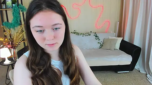 AlluringLookk online show from 10/04/25, 04:38