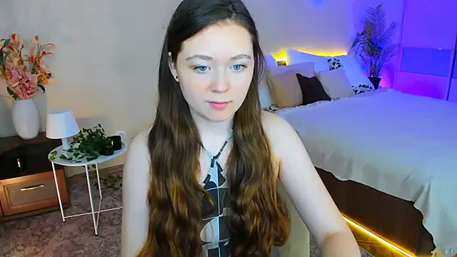 AlluringLookk online show from 10/05/25, 11:30