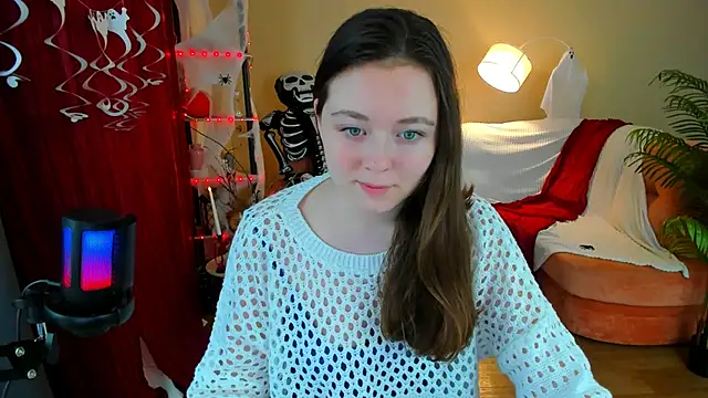 AlluringLookk online show from 11/03/25, 04:19