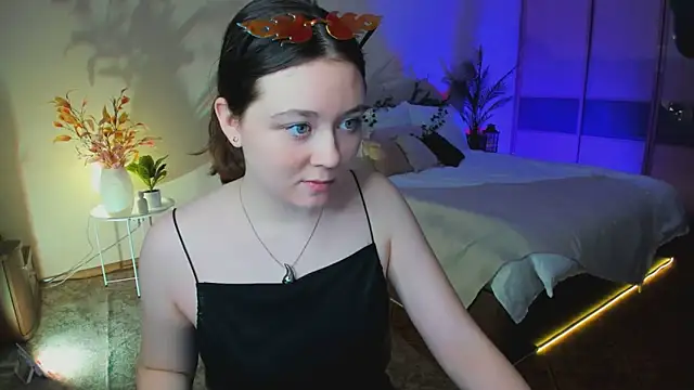 AlluringLookk online show from 11/13/25, 11:20