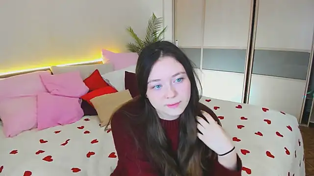 AlluringLookk online show from 03/19/26, 04:44